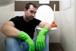 Read more about the article Comment déboucher des toilettes sans ventouse ?